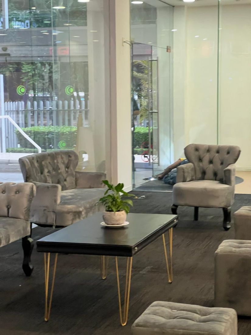 Lounge con sillones capitonados